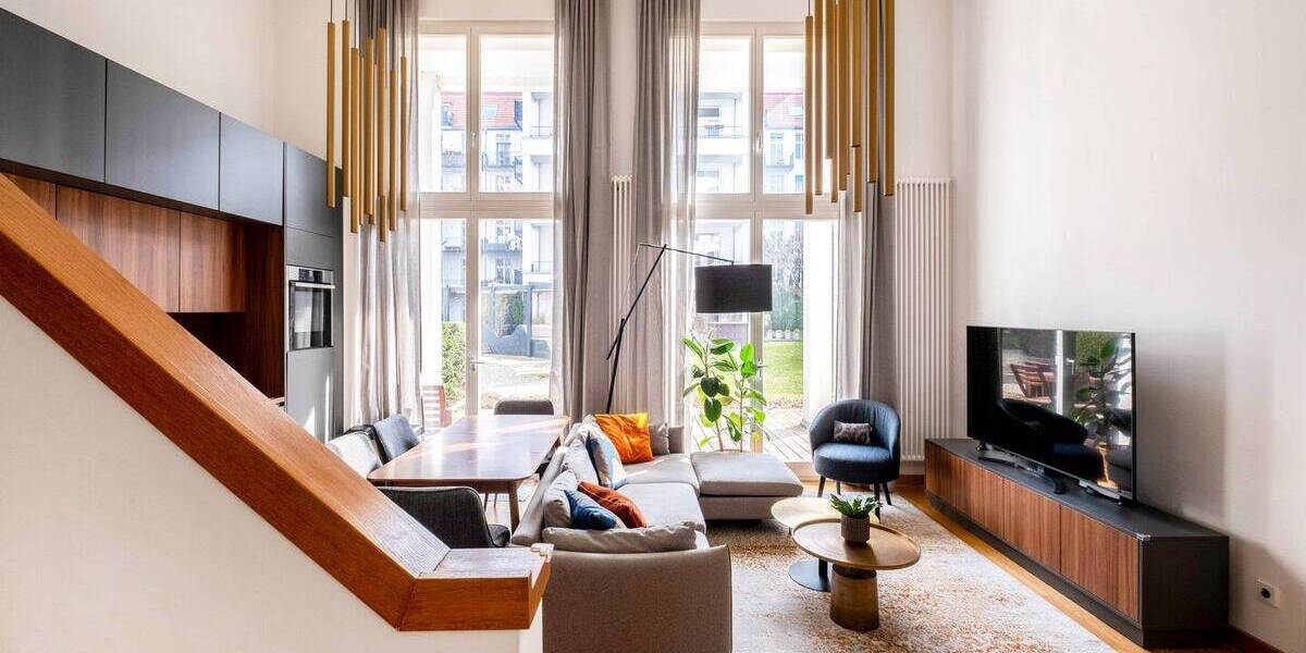 Wohn- und Essbereich mit Zugang zur Terrasse