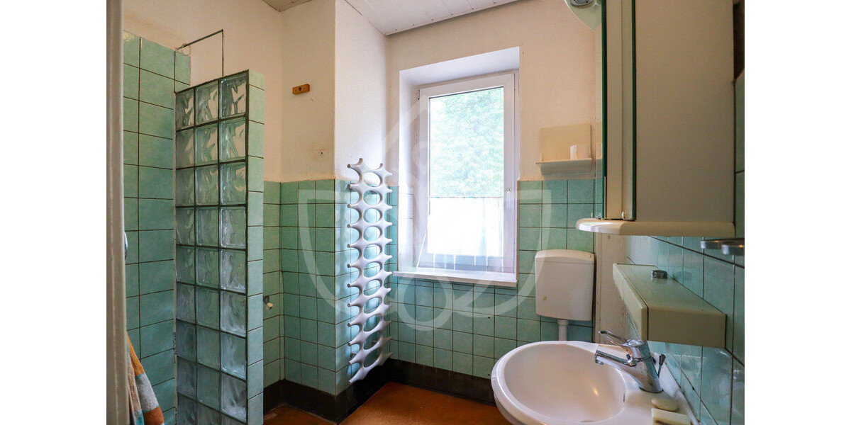 EG - Gäste-WC mit Dusche