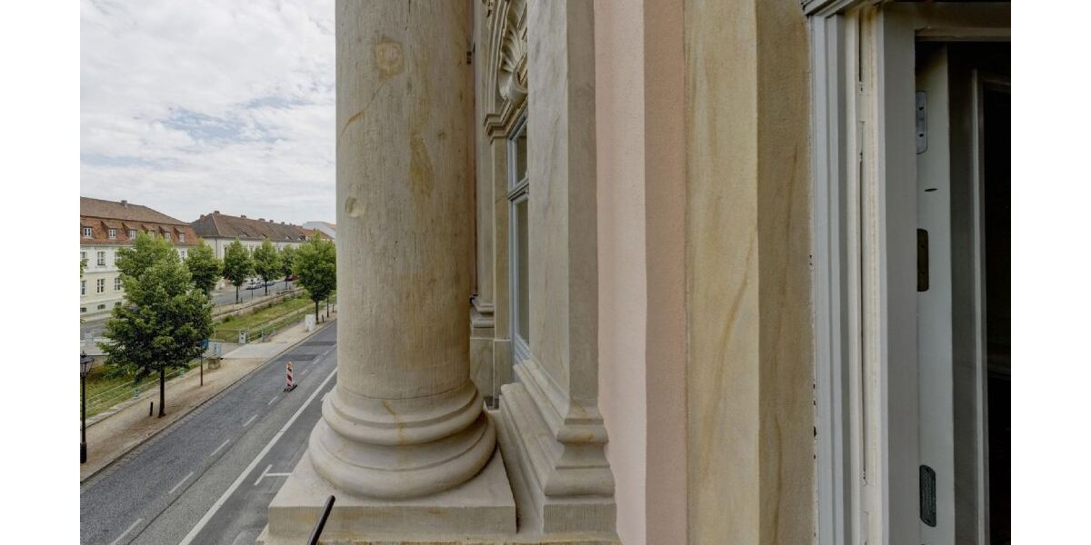 Brockessches Palais Säule